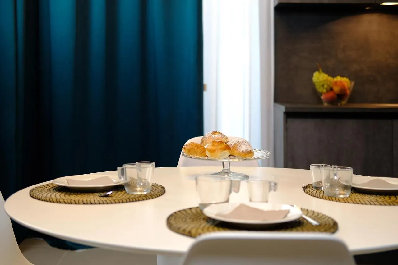 B&Bari, Via Cairoli, Le Case Di Aurelia Guesthouse Italy